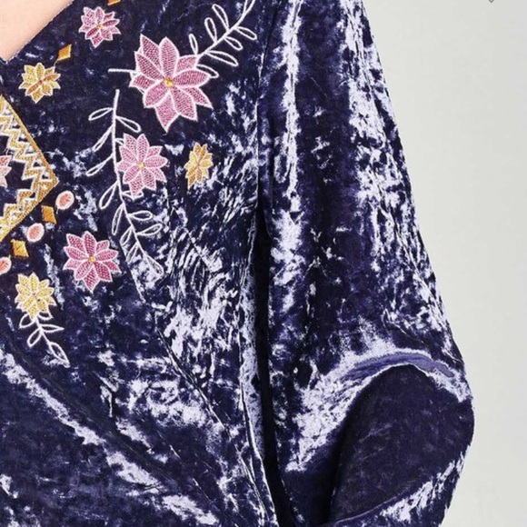 🌺2/$35 sale embroidered crushed velvet top - Picture 7 of 7